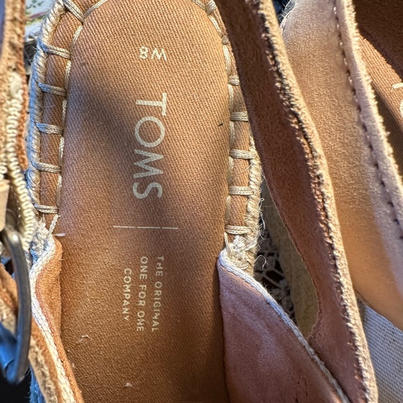 Toms canvas wedge sandals. - Picture 2 of 6